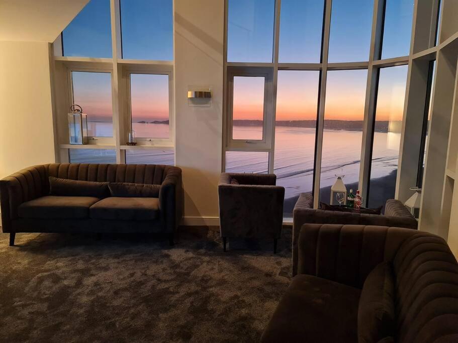 The Panoramic - The Finest Apartment In The City - By Tifa Stays سوانسي المظهر الخارجي الصورة