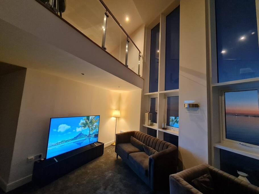 The Panoramic - The Finest Apartment In The City - By Tifa Stays سوانسي المظهر الخارجي الصورة